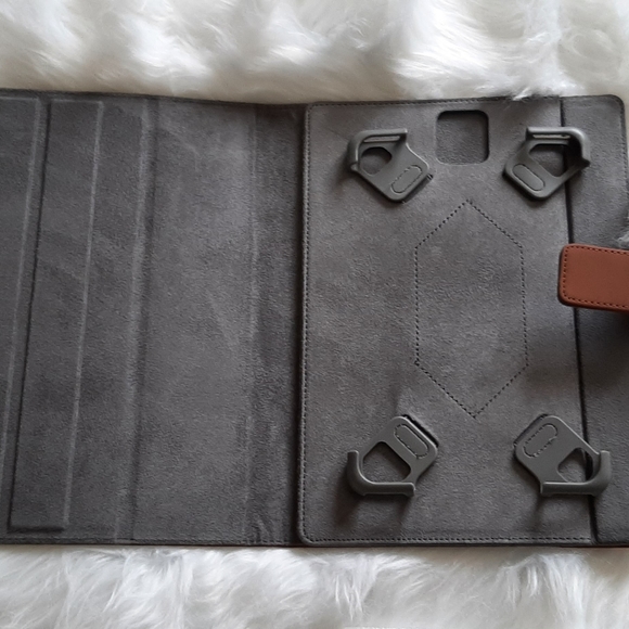TABLET CASE - Picture 5 of 7